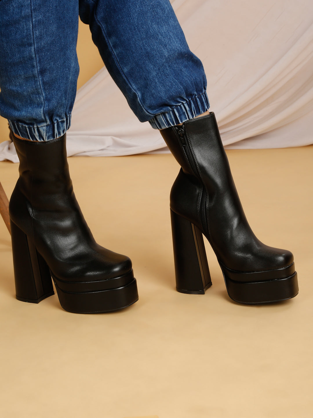 Boots-3543A-BK