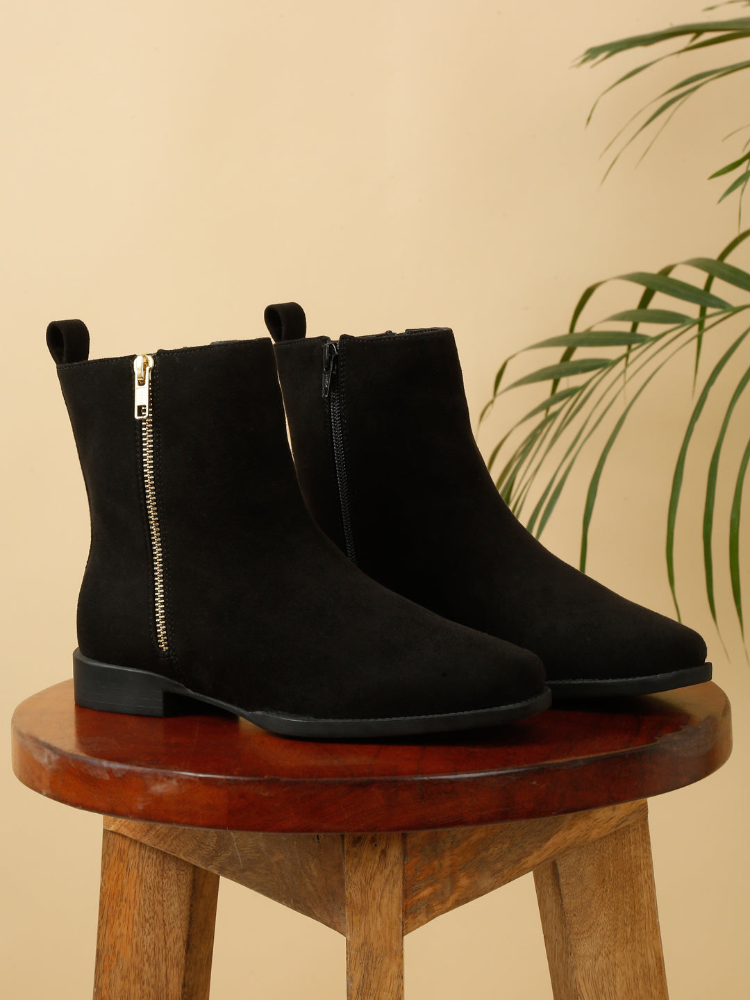 Boots-AV172