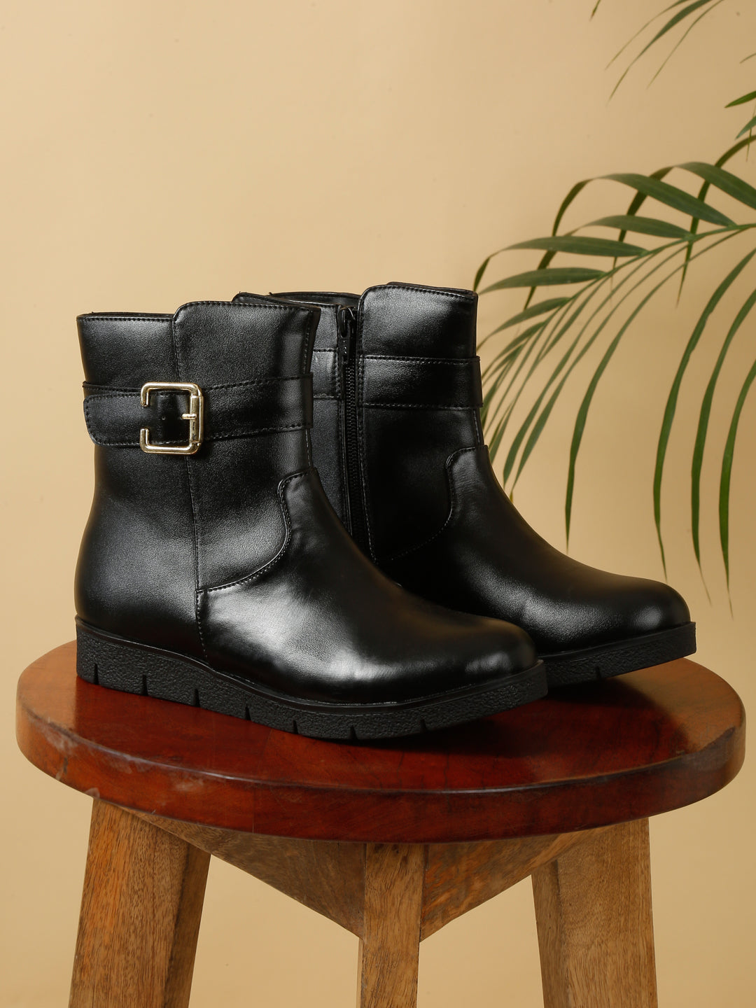 BOOTS B09