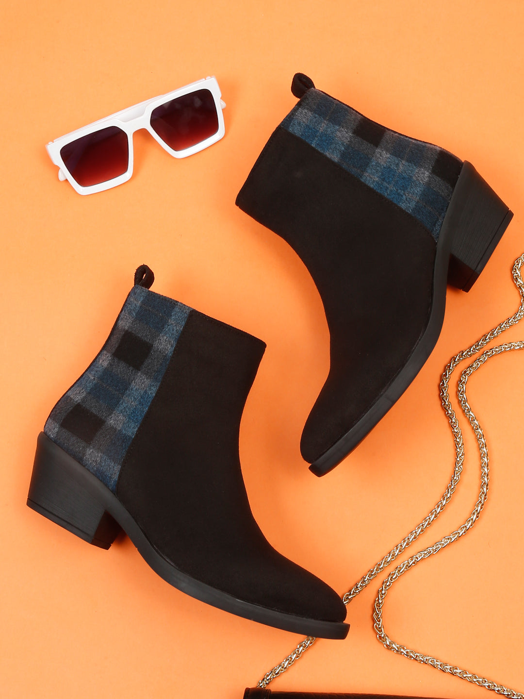 Boots B518