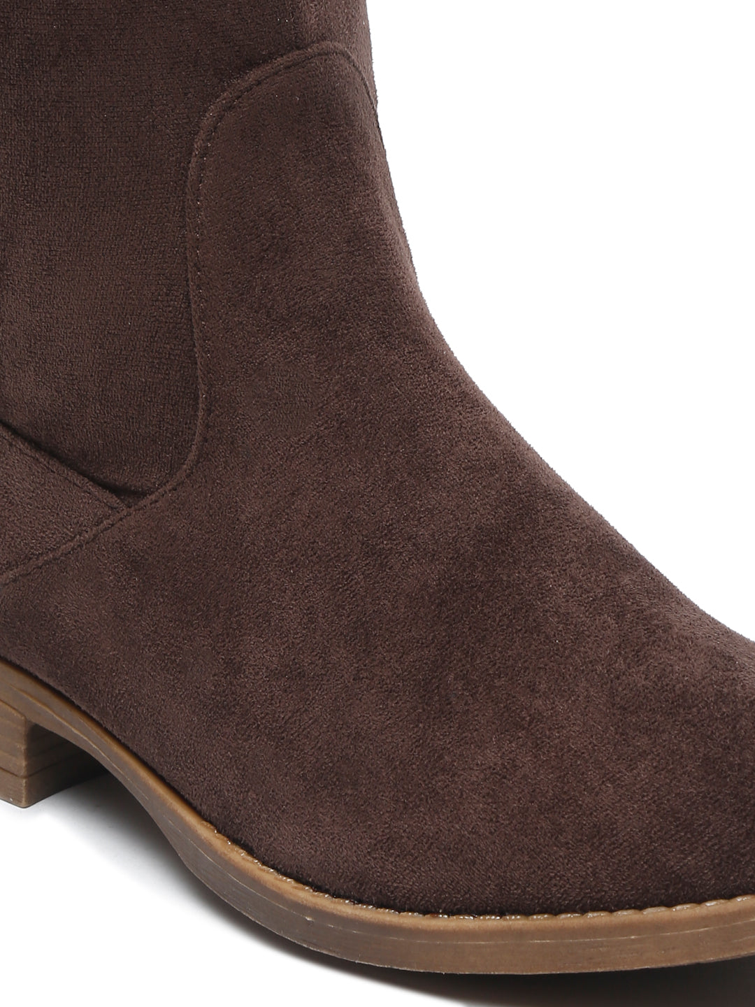 BOOT B668