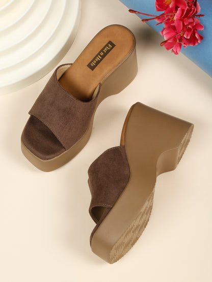 Wedge Heeled Pump