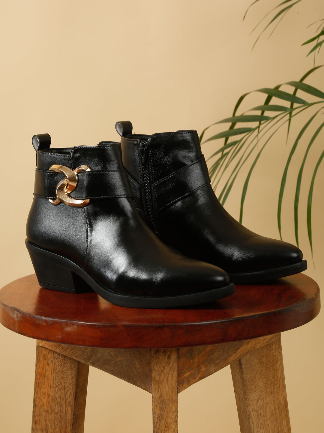 BOOT B506