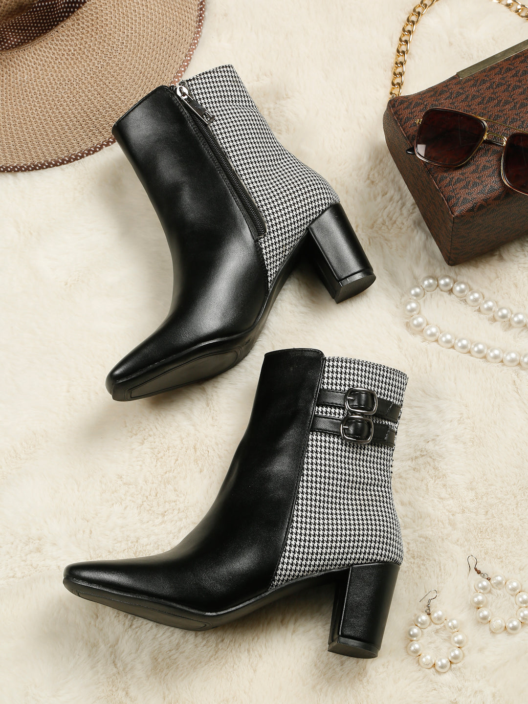 Boots-HB02