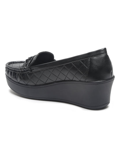Flat n Heels Women's Black Slip-On Loafers