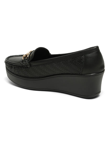 Flat n Heels Women's Black Slip-On Loafers