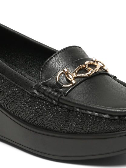 Flat n Heels Women's Black Slip-On Loafers