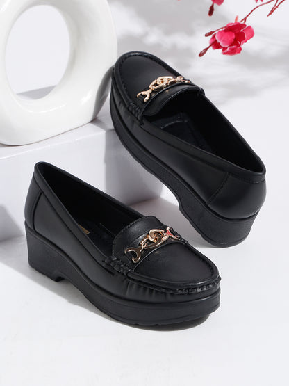 Flat n Heels Women's Black Slip-On Loafers